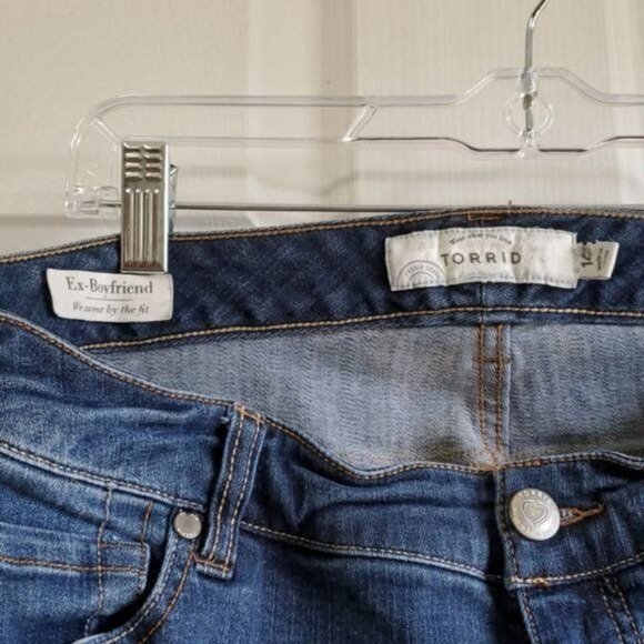 Torrid Jeans Ex Boyfriend Distressed Blue Denim Women's WOMAN'S Size 14 - Picture 3 of 9